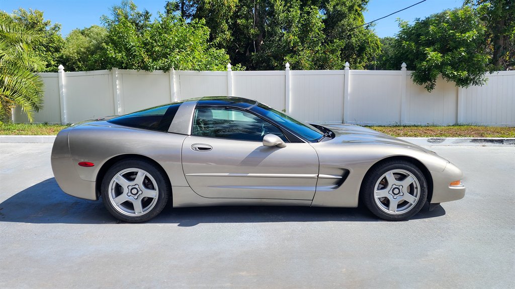 1998 Chevrolet Corvette Base - Photo 17