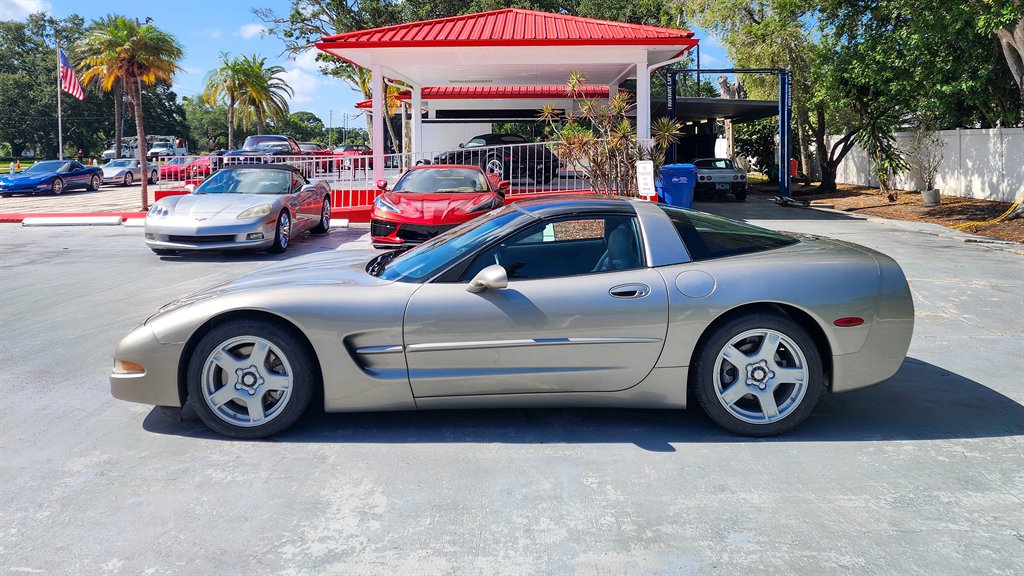 1998 Chevrolet Corvette Base - Photo 13