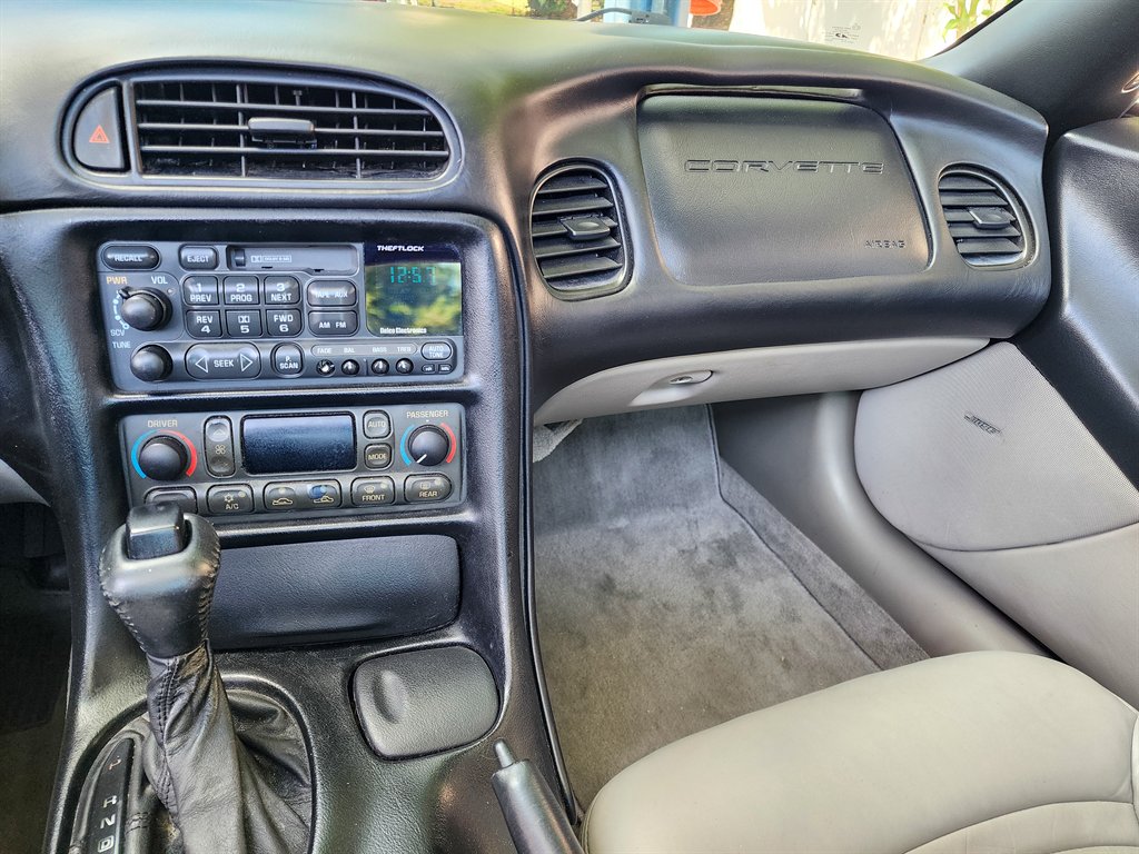 1998 Chevrolet Corvette Base - Photo 23